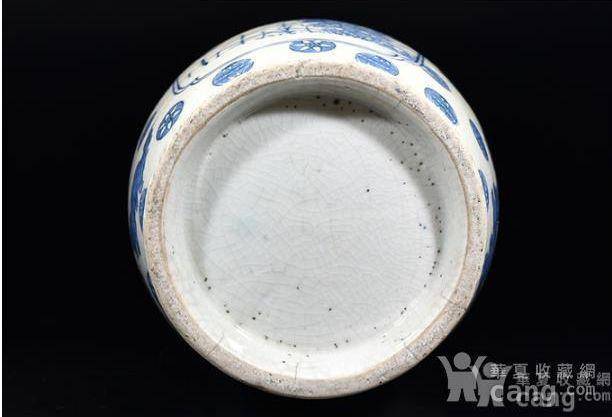 清晚期开光青花兽耳瓶图5