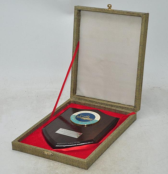 海军军事学术研究所徽章桌摆