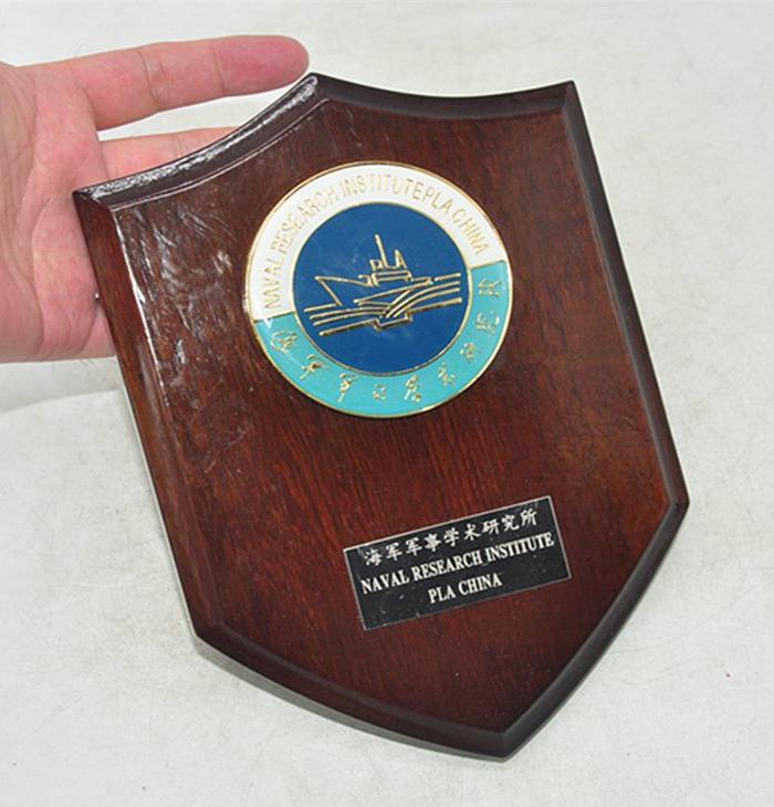 海军军事学术研究所徽章桌摆