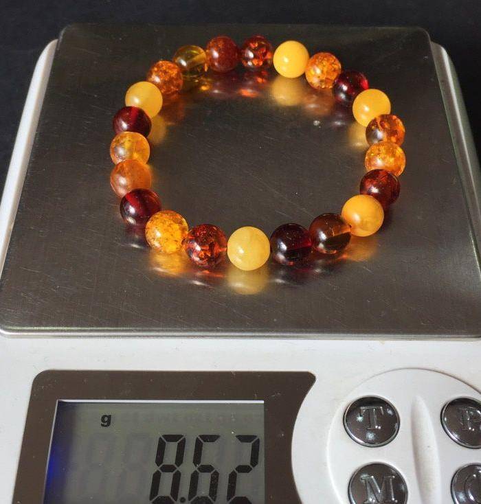 8132欧洲回流小年份琥珀蜜蜡手串图11
