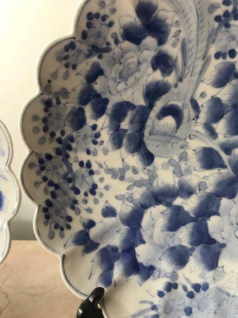 7423 清 青花稚鸡牡丹花口盘一对图7