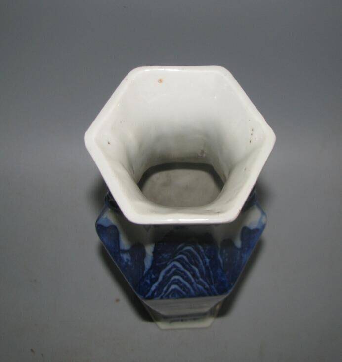 全品青花山水诗纹六角瓶图5