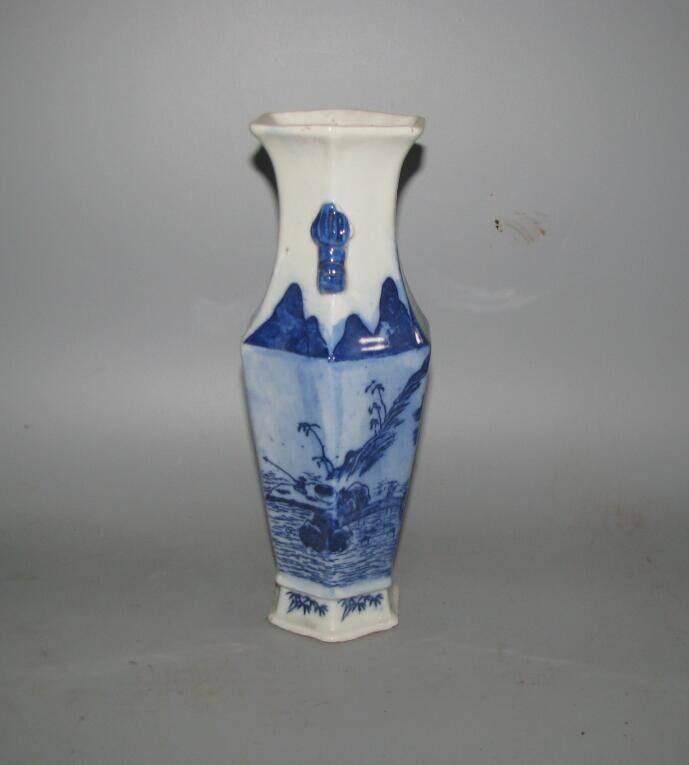 全品青花山水诗纹六角瓶图4