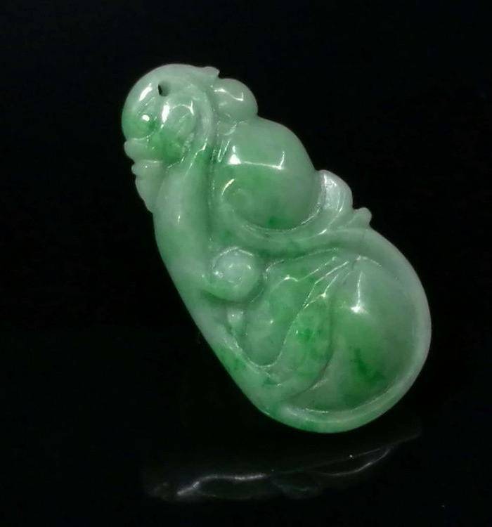 缅甸翡翠雕刻福禄寿吊坠图5