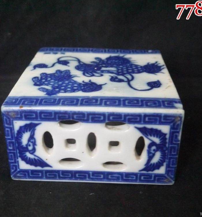 全品民国早期细路青花牡丹纹狮枕一件图3