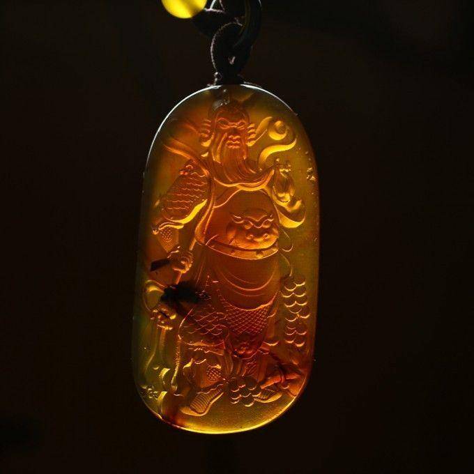 棕红缅甸琥珀武圣关帝吊坠 27KN24图8