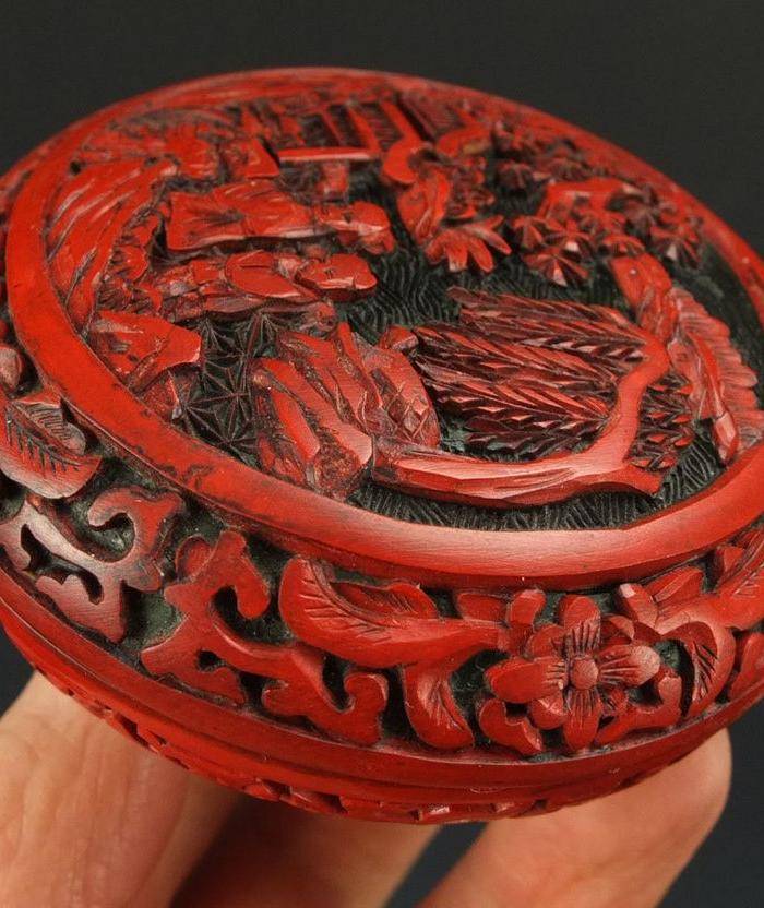 清代剔红漆器粉盒图9