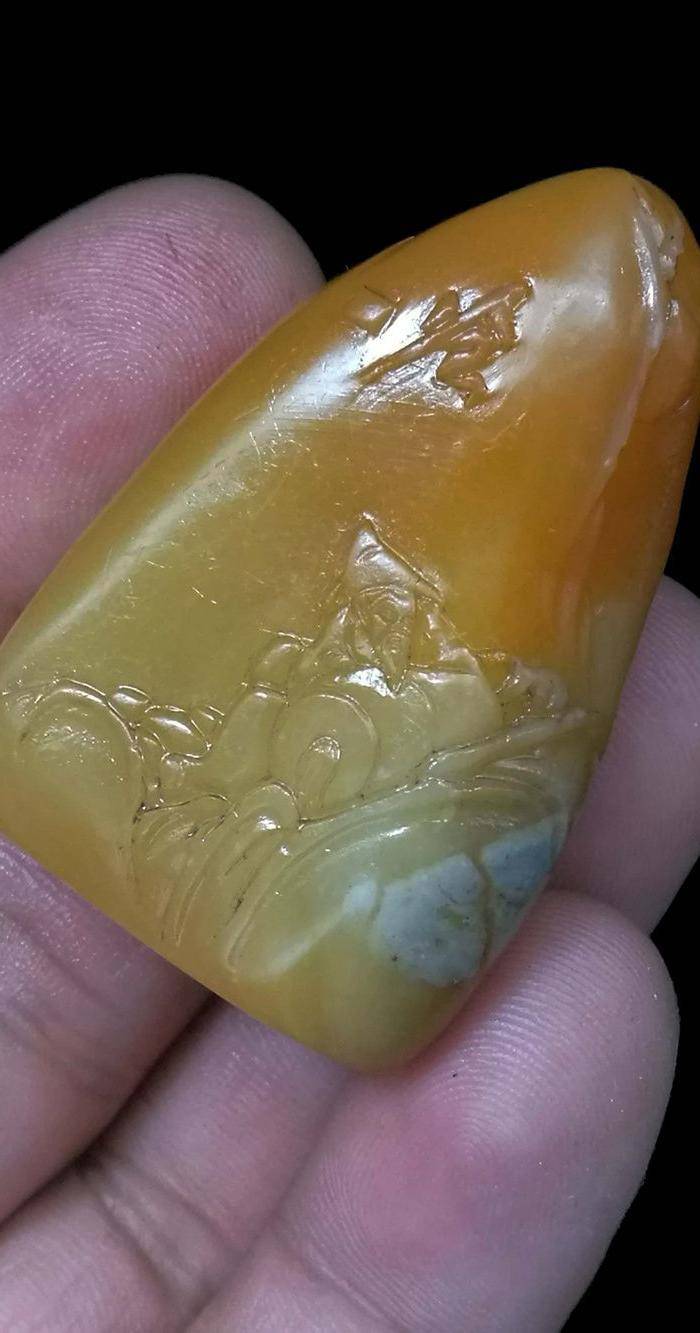 寿山石田黄石薄意浮雕摆件9 石质温润 萝卜纹隐隐可见图8