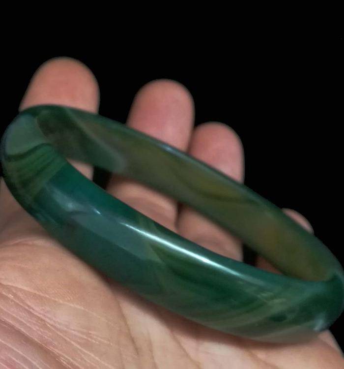 天然巴西绿玛瑙花纹手镯图7