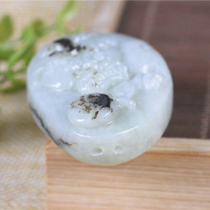 和田玉 俏色招财貔貅 招财进宝 上下双孔图7