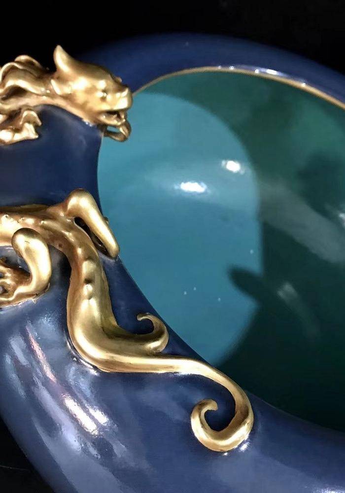 本金单色釉霁蓝釉盘龙笔洗图6