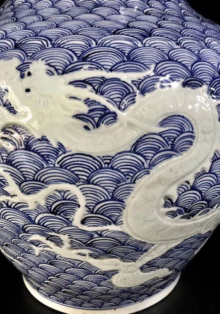 本金青花龙纹虎头罐图3