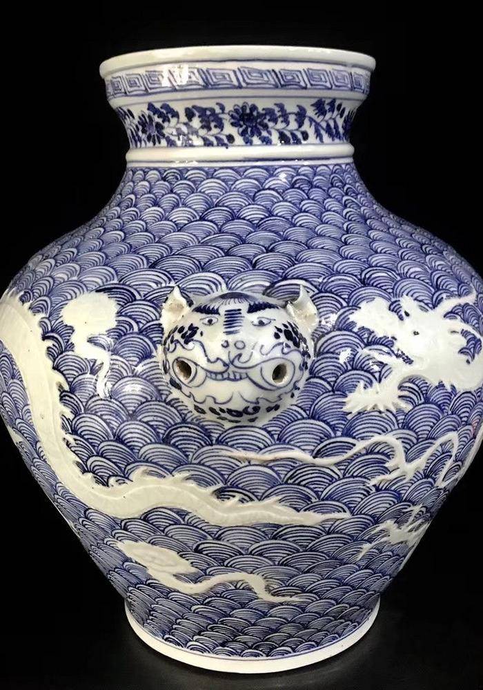 本金青花龙纹虎头罐图4