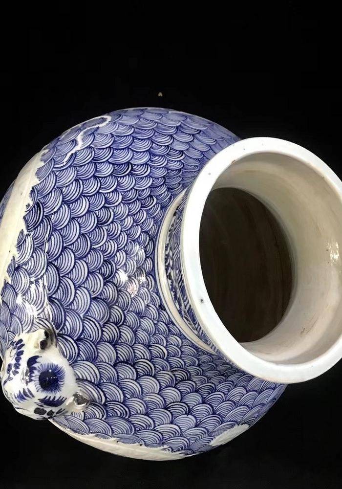 本金青花龙纹虎头罐图8