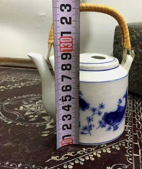 回流之欧洲定烧青花鱼纹茶壶一对图3