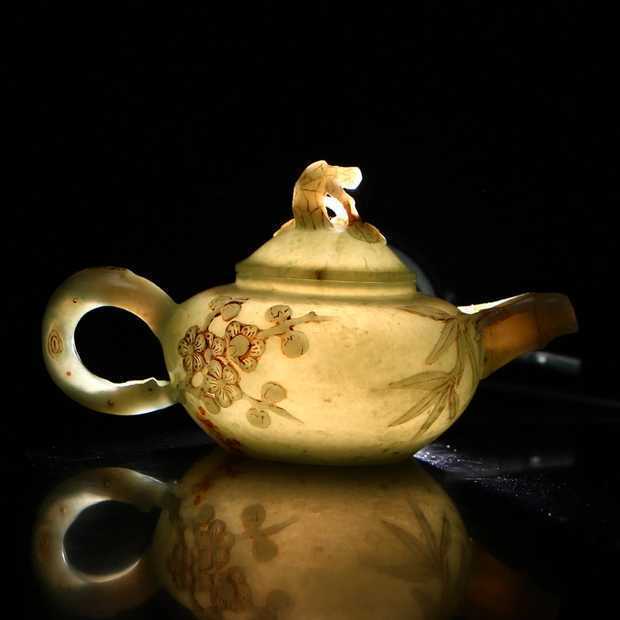 欧洲回流之和田玉老松竹梅岁寒三友茶酒壶图4