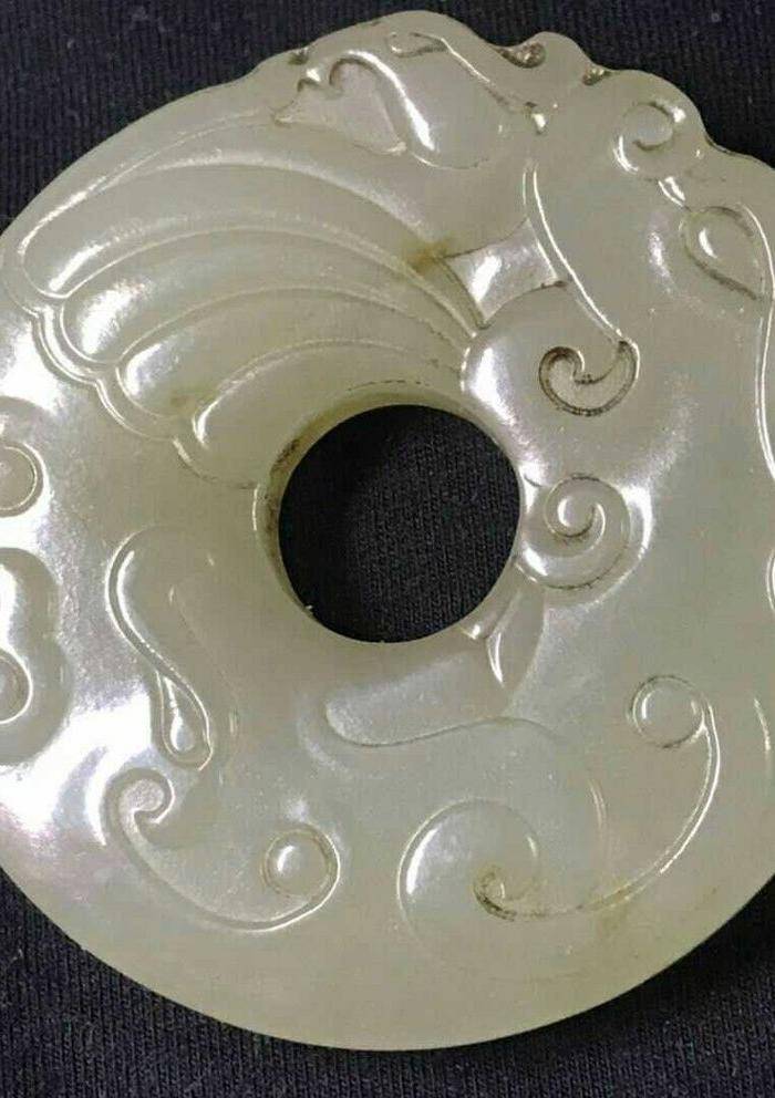 英国回流老和田玉壁图3