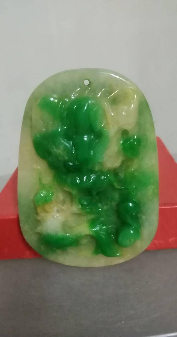 翡翠挂件图2