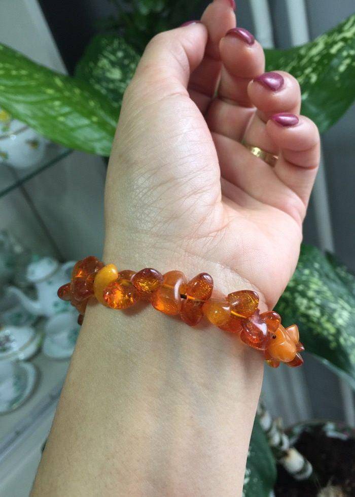 8003欧洲回流蝴蝶造型打磨蜜蜡手串图6