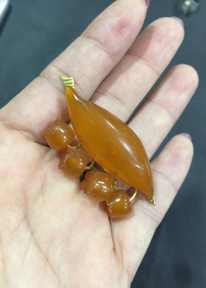 8021欧洲回流俄罗斯金工蜜蜡胸针图6