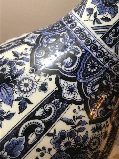 7459 欧洲回流荷兰青花牡丹敞口瓶图5