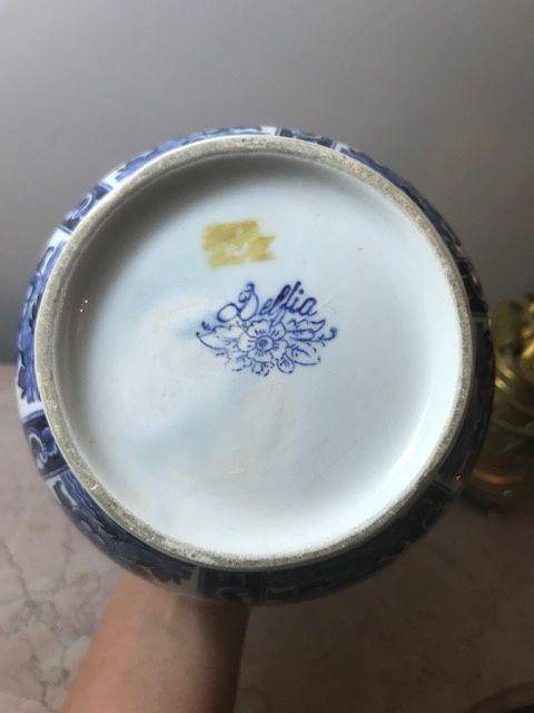 7459 欧洲回流荷兰青花牡丹敞口瓶图9