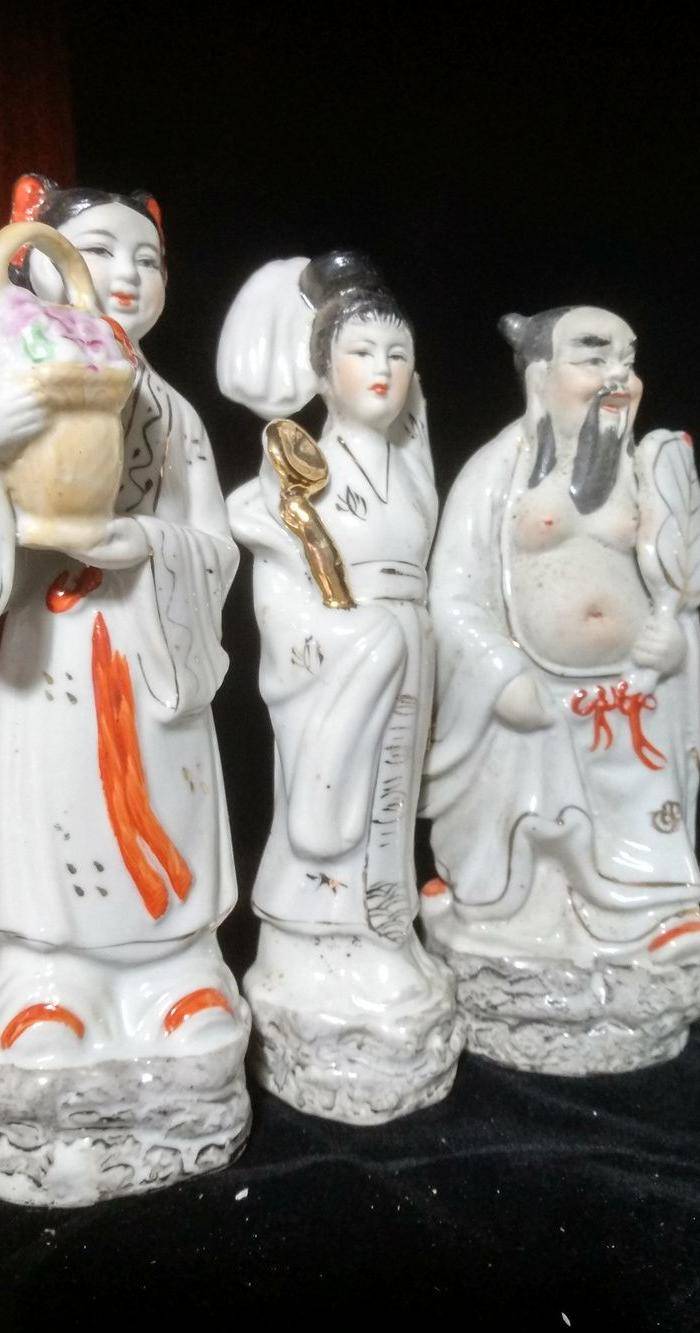 英国回流的描金八仙人物瓷塑一套图3