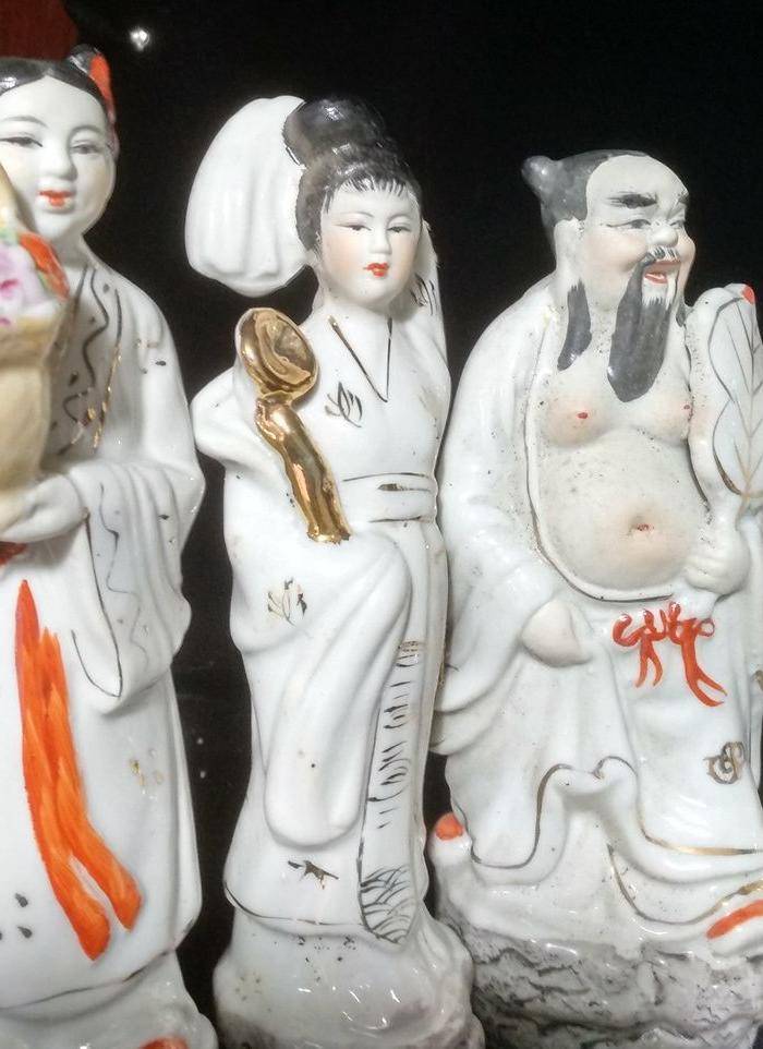 英国回流的描金八仙人物瓷塑一套图5