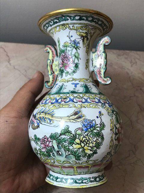 7517 铜胎画珐琅双耳瓶图4