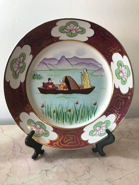 7524 民国粉彩人物圆盘一对图2