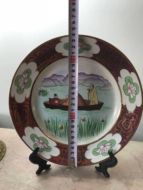 7524 民国粉彩人物圆盘一对图7