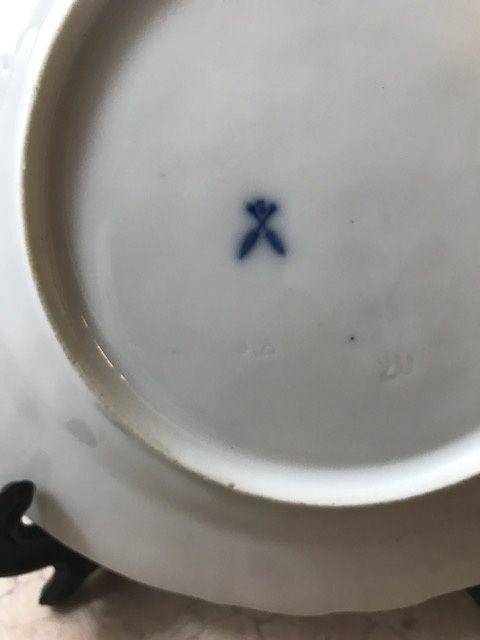 7527 欧洲回流德国青花圆盘图8