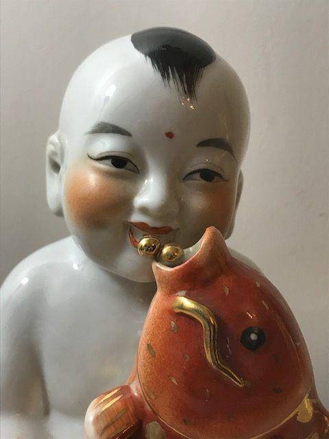7536 建国初瓷雕童子执鱼图2
