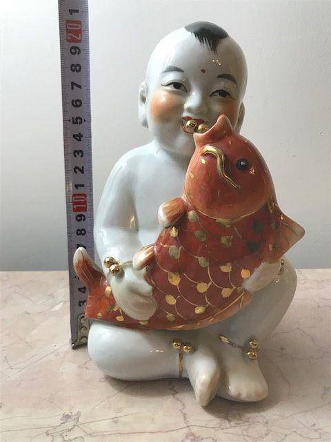 7536 建国初瓷雕童子执鱼图8