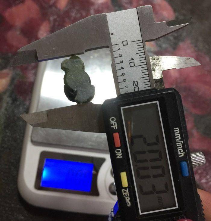 8106欧洲回流碧玉雕件图12