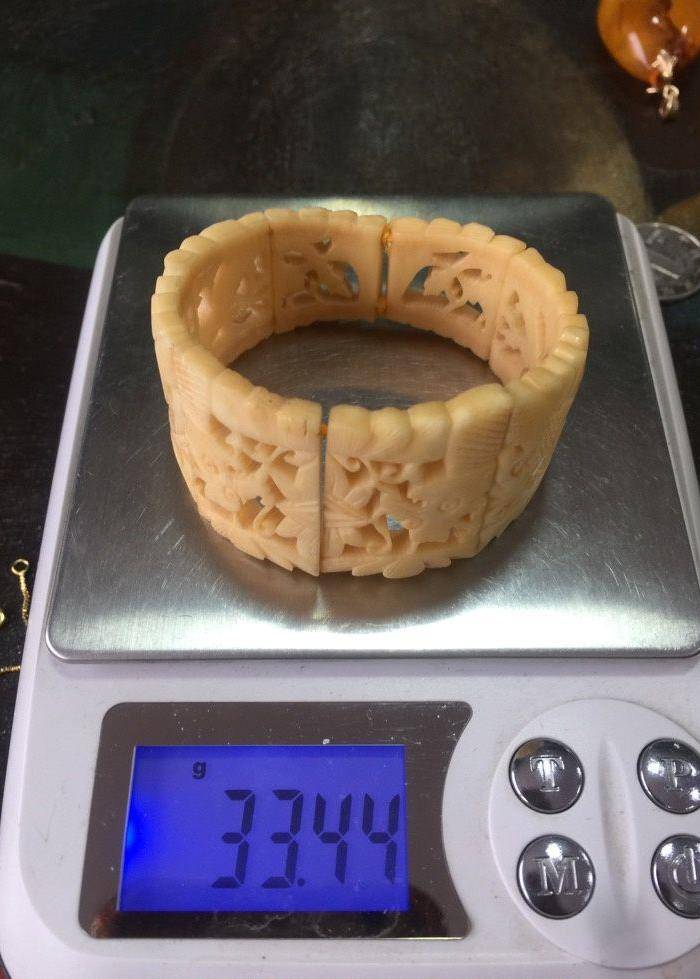 8115欧洲回流镂空骨雕手镯图7