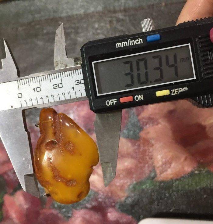 8126欧洲回流老蜜蜡胸针图9