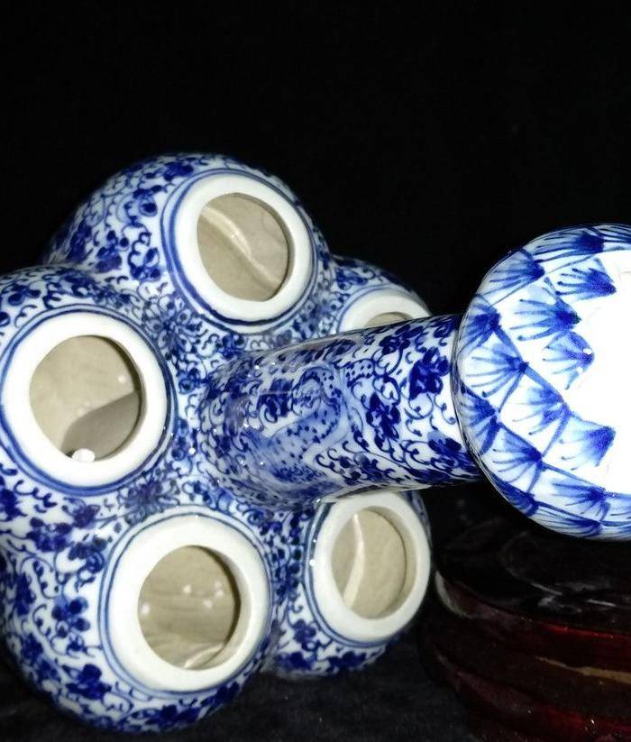 回流之晚清莲花口五孔瓶图4