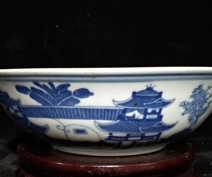 英国回流的人民瓷厂青花大碗图7