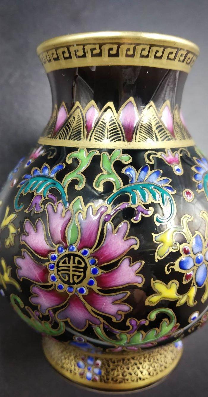 海外回流 粉彩描金花卉纹瓶图3
