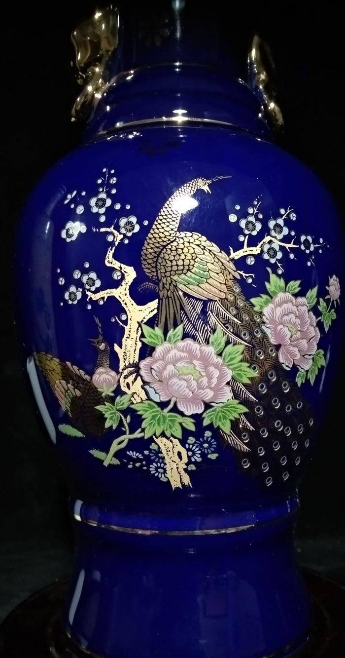 英国回流的蓝釉加彩描金瓶图3