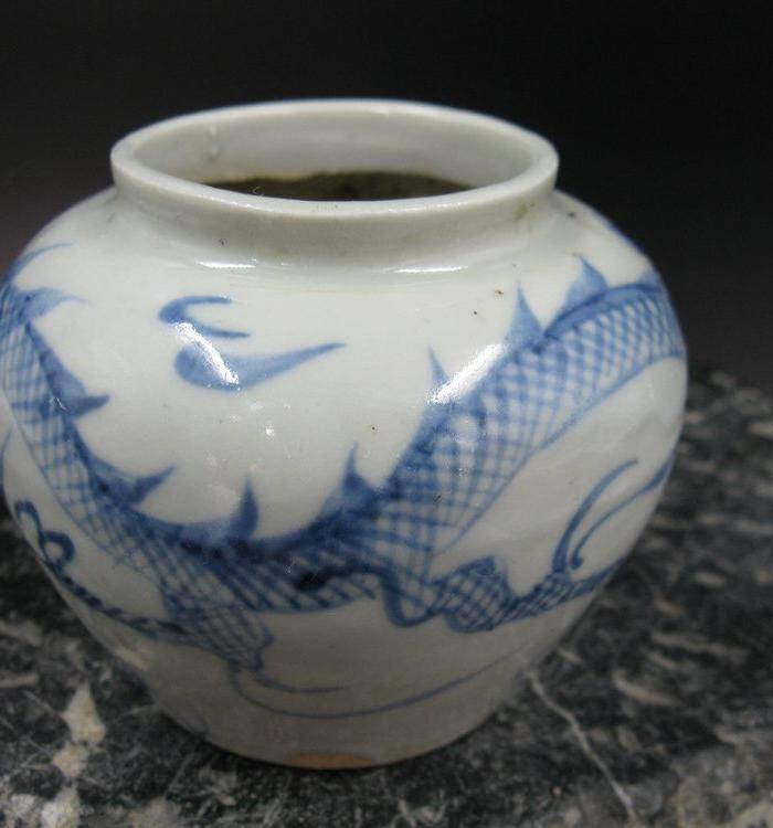 明 青花龙纹罐图3
