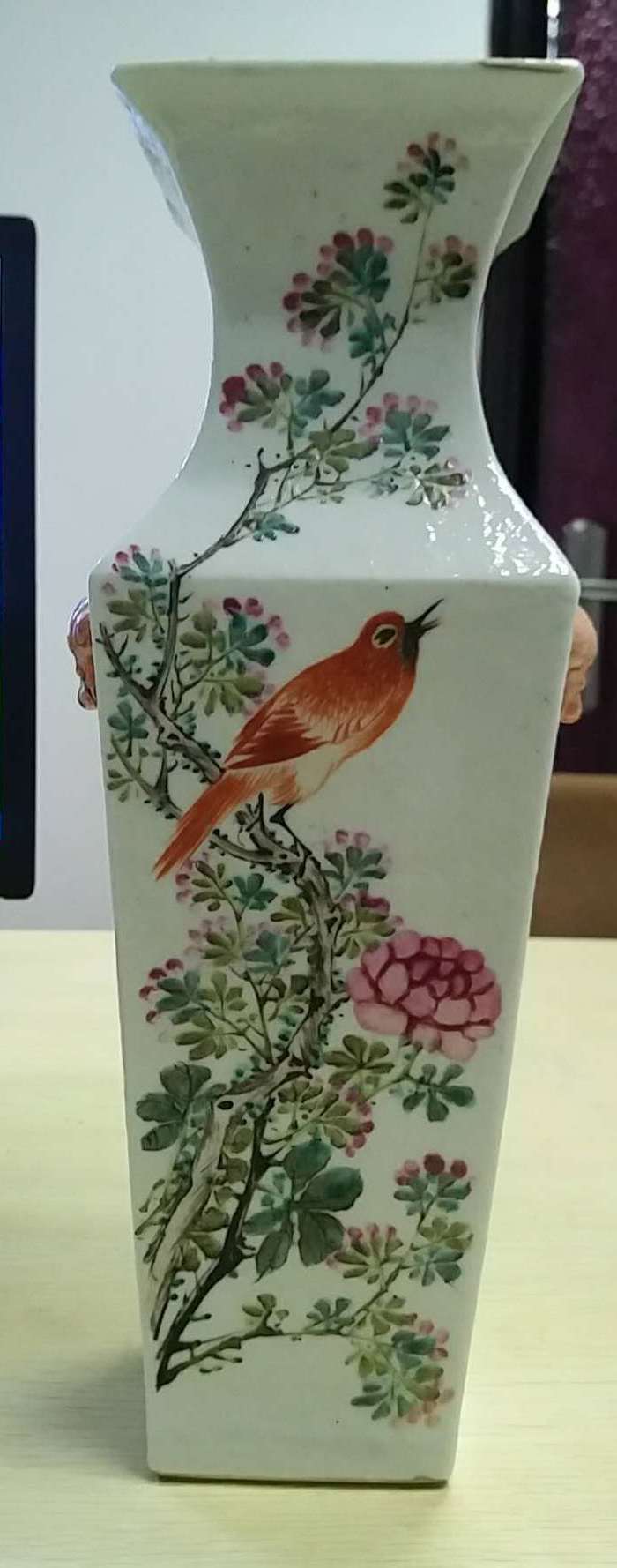 周筱松的四方花瓶图2