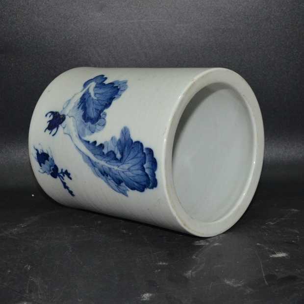 英国回流的中国瓷大笔筒青花图5