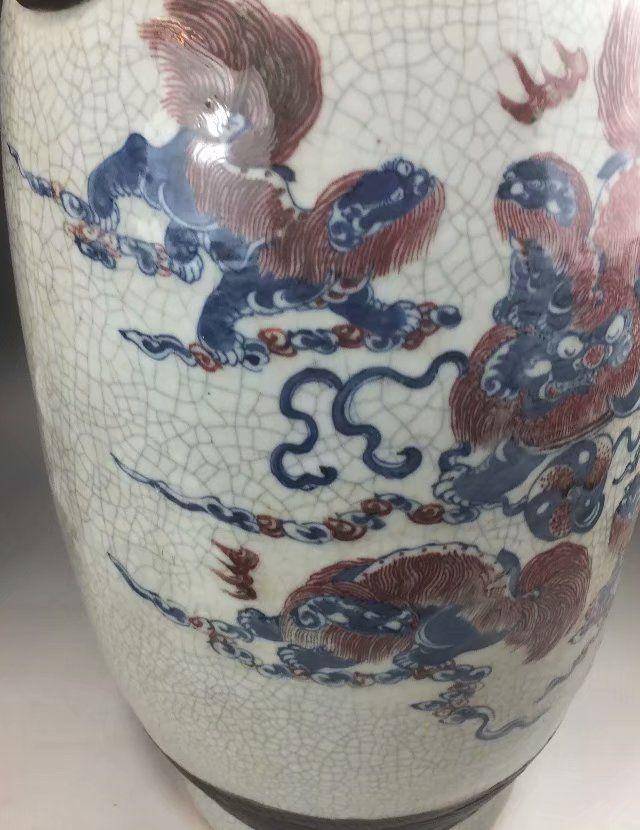 清中期 哥釉青花釉里红太师少狮撇口瓶图5