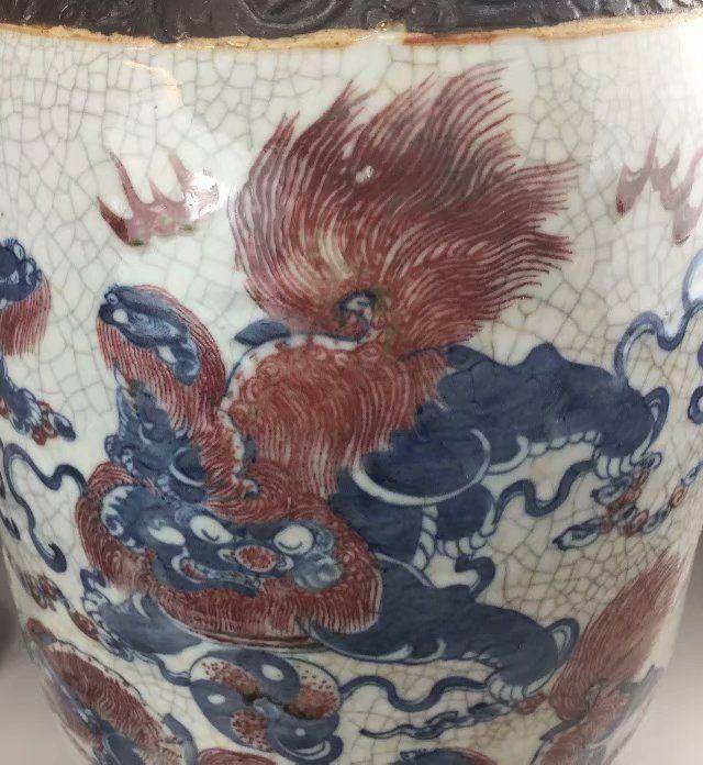 清中期 哥釉青花釉里红太师少狮撇口瓶图3