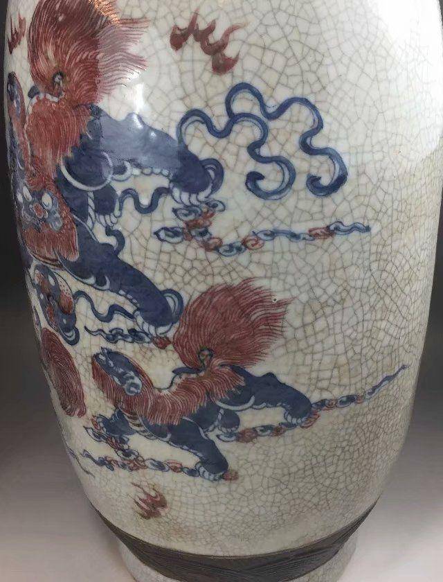 清中期 哥釉青花釉里红太师少狮撇口瓶图7