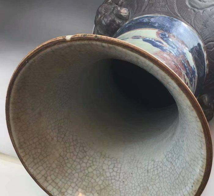 清中期 哥釉青花釉里红太师少狮撇口瓶图10