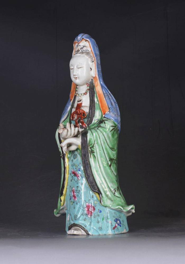 清乾隆 粉彩观音立像图3