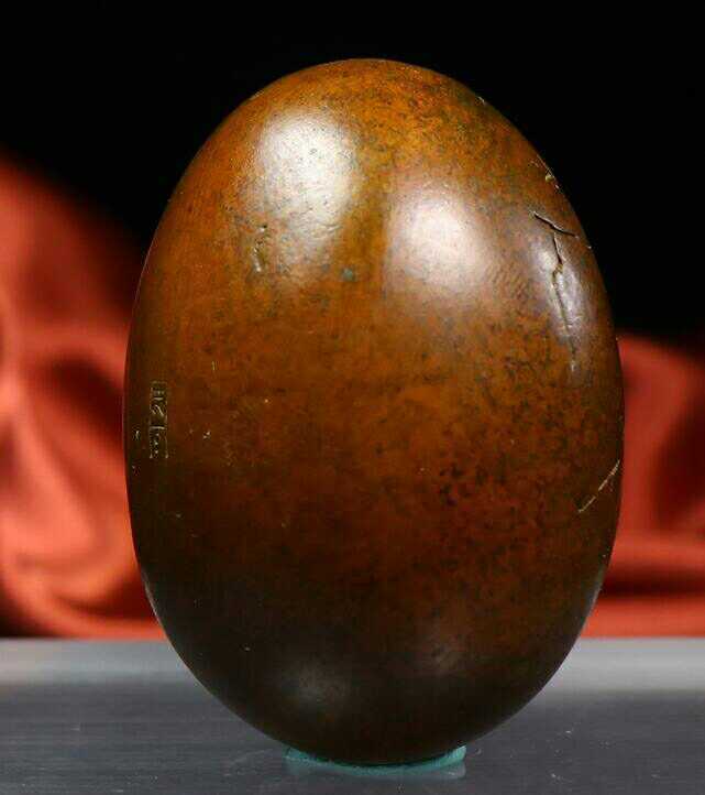 精品铜雕小鸡破壳而出摆件图8